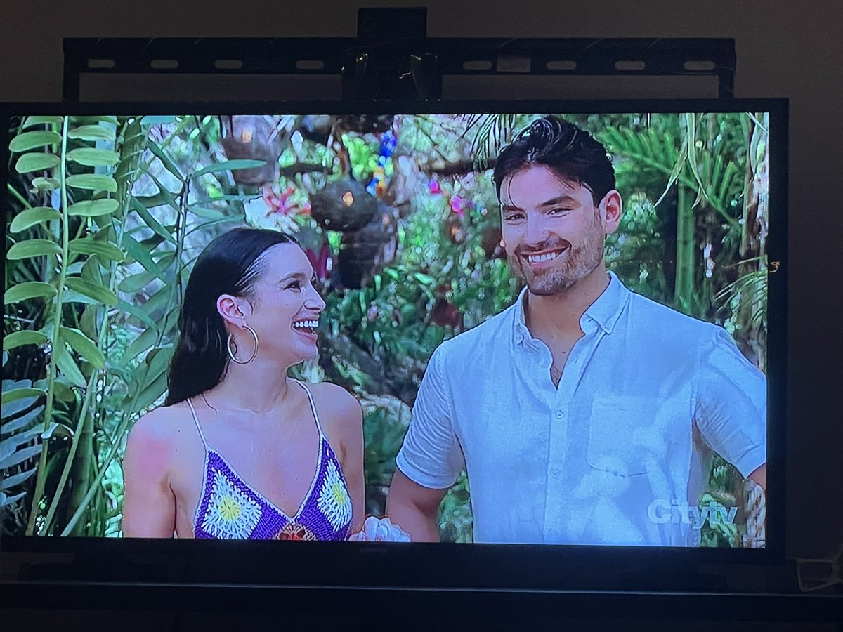 mackenziee_bell's tweet photo. idk bout u… but why?
#BachelorInParadise #BachelorNation https://t.co/ROfIOdAguy
