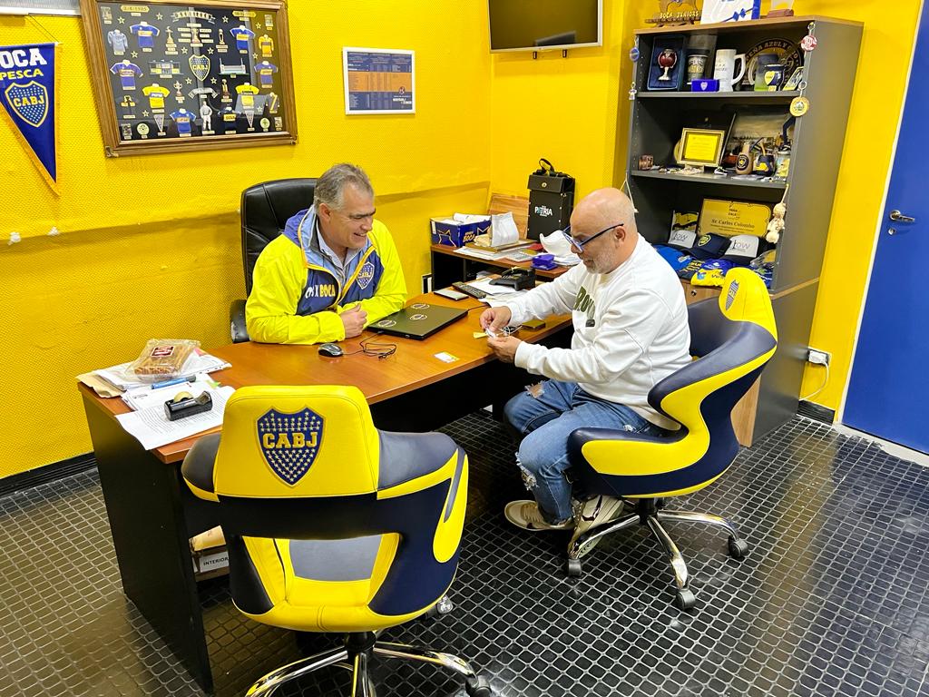 CarlosColomboOk's tweet image. 🙌 Tuve el honor de recibir al Chicho Serna, uno de los mejores 5 de nuestra gran historia.

¡Gracias por apoyar siempre a las peñas de @BocaIntyExt! Todo el interior te quiere 💙💛💙
