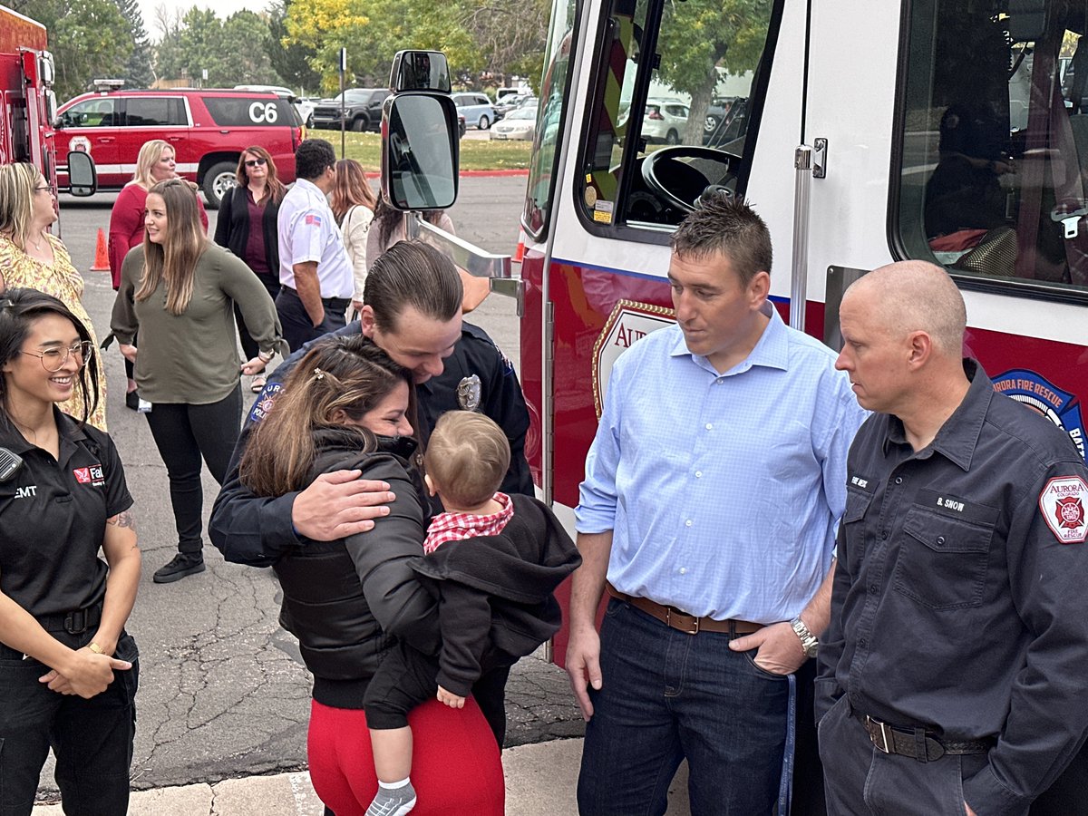 AuroraPD's tweet photo. We are extremely proud & thankful for Ofc. Kennicutt’s life-saving actions. Baby Alexander wouldn’t be here today if it wasn’t for the quick response & teamwork shown by Mrs. Thompson, Aurora911, Ofc. Kennicutt, @AuroraFireDpt & @FalckRockyMtn. #WhyWeWearTheBadge #APDinAction https://t.co/aLxasDVkzT