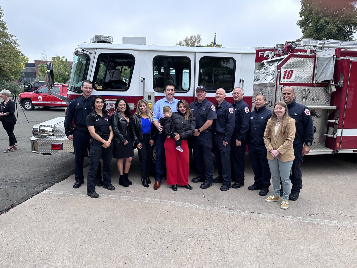 AuroraPD's tweet photo. We are extremely proud & thankful for Ofc. Kennicutt’s life-saving actions. Baby Alexander wouldn’t be here today if it wasn’t for the quick response & teamwork shown by Mrs. Thompson, Aurora911, Ofc. Kennicutt, @AuroraFireDpt & @FalckRockyMtn. #WhyWeWearTheBadge #APDinAction https://t.co/aLxasDVkzT