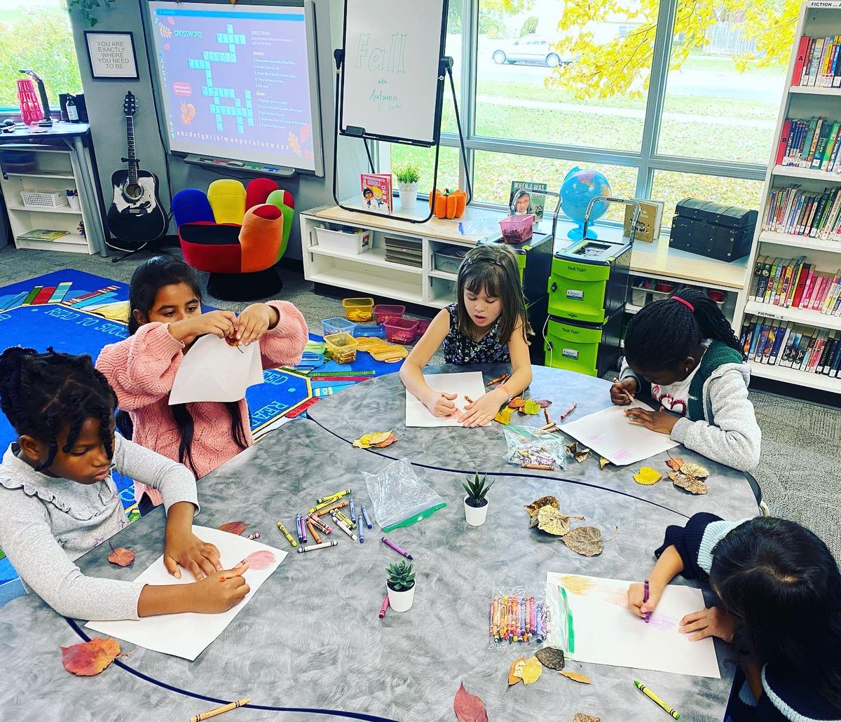 🍁We learned why leaves change colour in the fall and made beautiful 🍂leaf-rubbing art.