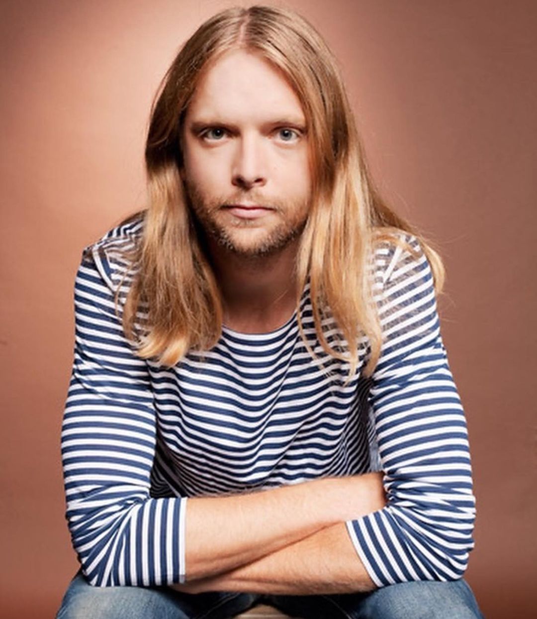 Happy birthday to James Valentine (Maroon 5), (October 5, 1978). 