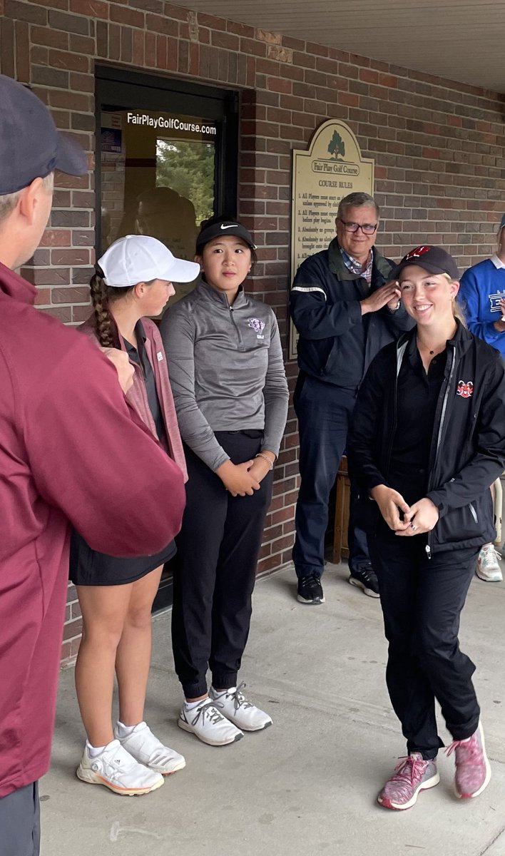 westside_golf's tweet photo. Madie receiving her 10th place medal!  Beyond proud of the amount of work this girl puts in Everything she does.  That’s her really happy smile 😍 https://t.co/BINsqsTFc2