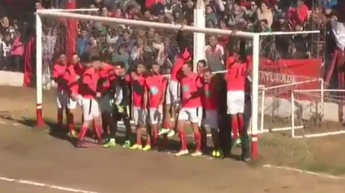 Rockjazombie's tweet photo. @TAB_Pasten @marcelaveliz05 Resumen del partido: jugadores de catolica.... https://t.co/daMjCEyXJJ