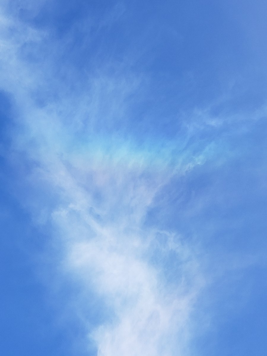Kasperleomilli's tweet photo. @MissyElliott My1st seeing a digital realm in the sky. You magical #missyelliott #rainbowinthecloud #realms #wishmagic #anewearth https://t.co/fSI4Wol6g6
