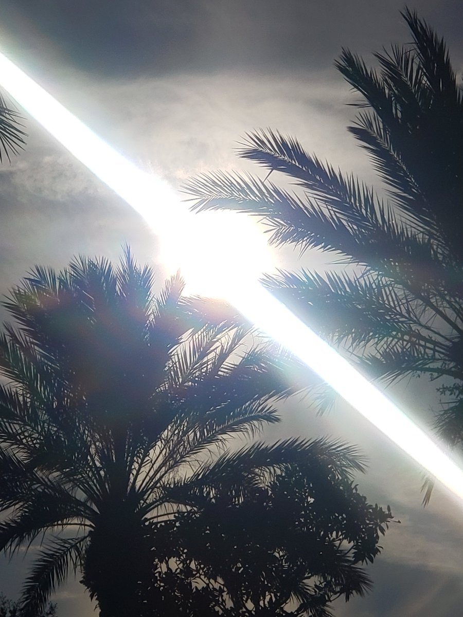 Kasperleomilli's tweet photo. @MissyElliott My1st seeing a digital realm in the sky. You magical #missyelliott #rainbowinthecloud #realms #wishmagic #anewearth https://t.co/fSI4Wol6g6