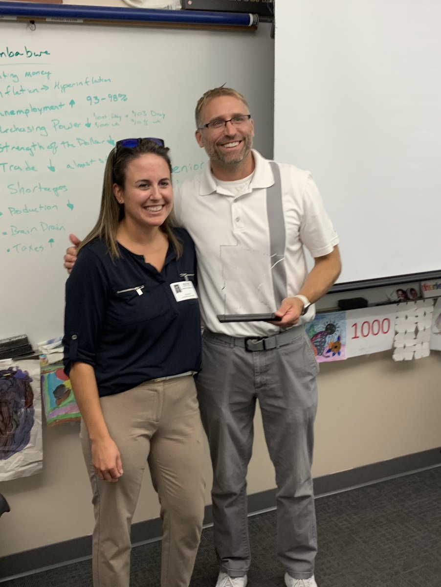 Congratulations to <a href="/CoachGeyen/">Craig Geyen</a>. He won the MN Council for Economic Education teacher of the year award🍎💰.  What an amazing accomplishment. Well deserved!