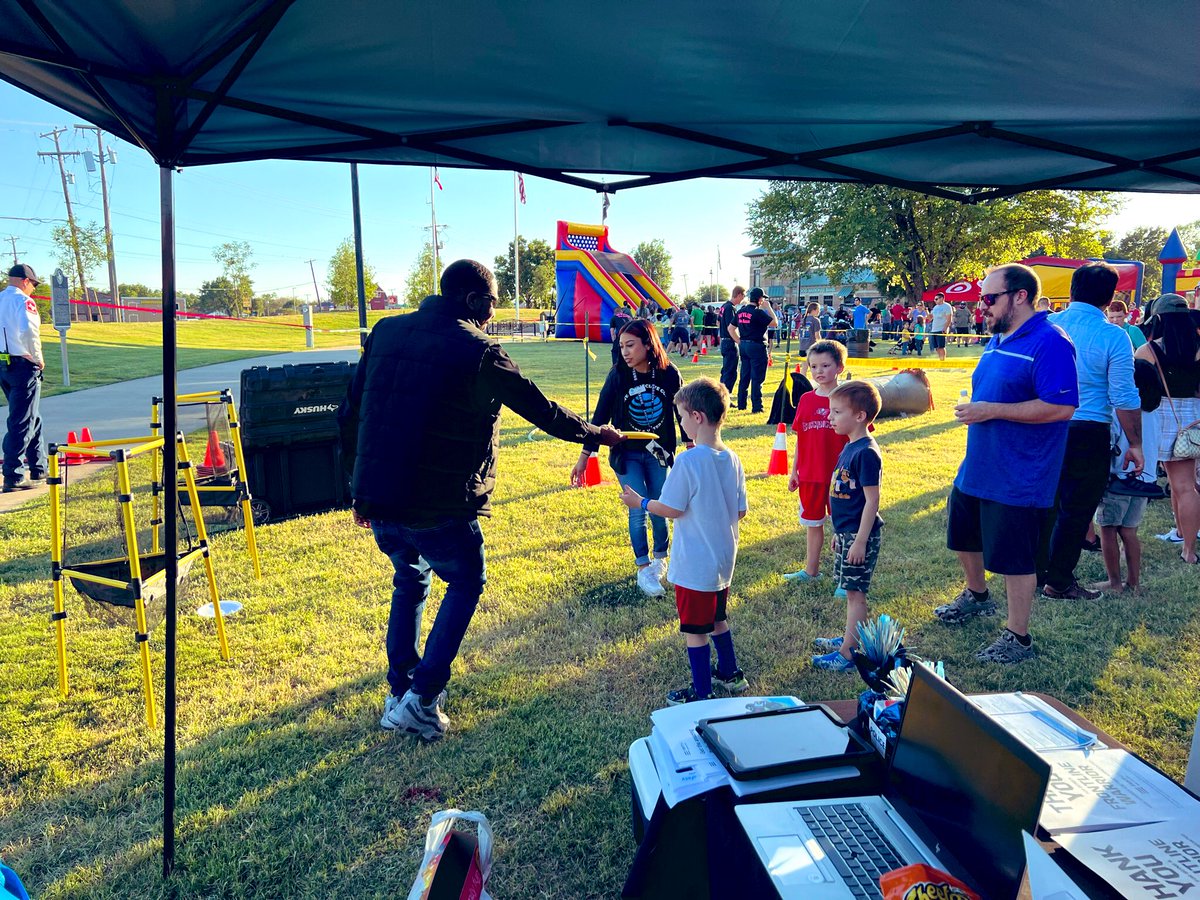 TeamWylie had a blast with FirstNet NNO event today here in Wylie Texas at Olde City Park!!! Great Job with supporting our First Responders  today Team ‼️🔥🚨🚔🚑🚒 #NTX #ATT <a href="/FirstNet/">FirstNet, Built with AT&T</a> <a href="/dbustamante1210/">David Bustamante</a> <a href="/Rainey_5335/">Rainey</a> <a href="/Resqme63/">Rick Evans</a> <a href="/viangreen411/">Viviane Green</a> <a href="/zhanaethomas/">Takehya Zh’anae Thomas</a>