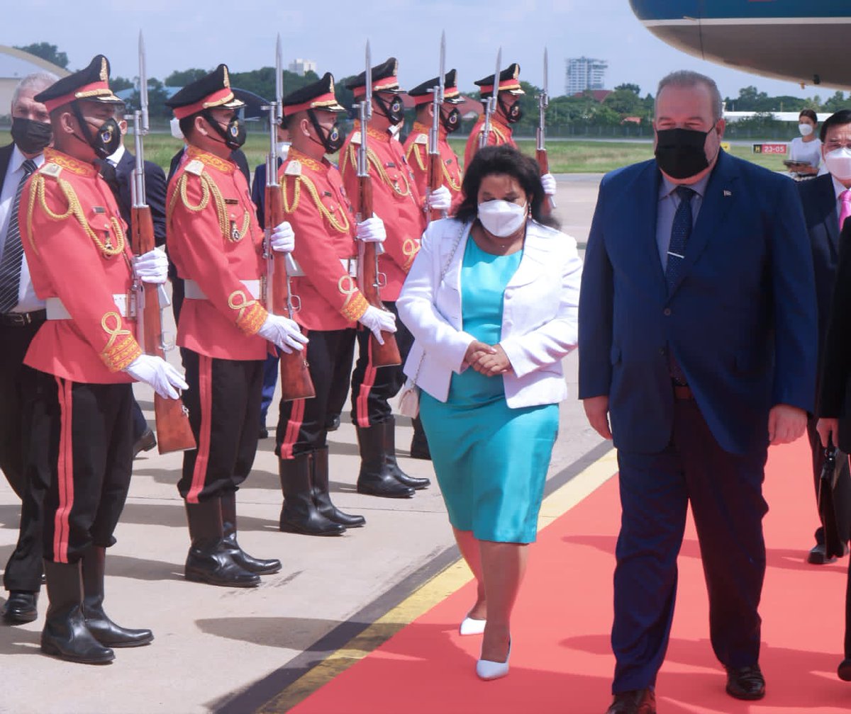 PresidenciaCuba's tweet photo. Luego de cumplimentar una fructífera agenda de trabajo en Laos, el Primer Ministro, @MMarreroCruz, junto a la delegación que lo acompaña, llegaron este martes al Reino de Cambodia para completar la última escala de su gira por varios países de Indochina. https://t.co/pjKUAnP0wO
