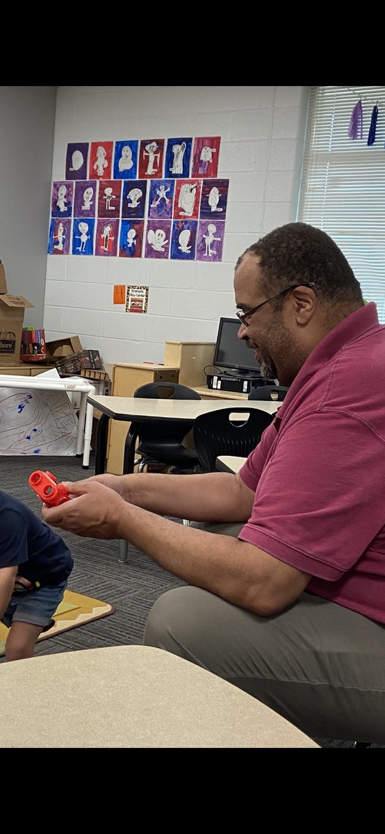 Everyone loves Mr.Jesse! We hung out with the littles at Keenan today! #bepremiere