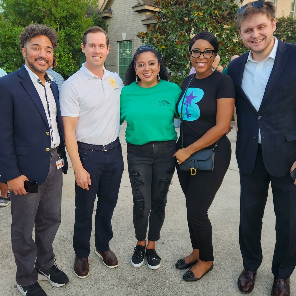 bess4hctx's tweet photo. Happy National Night Out from Houston! We welcomed the great weather to fellowship with neighbors and law enforcement. We also spotted a bald eagle who showed up for the festivities.
.
#Bess4Houston #Houston #NationalNightOut #Neighborhoods #Safety https://t.co/vZGLwi1HTc