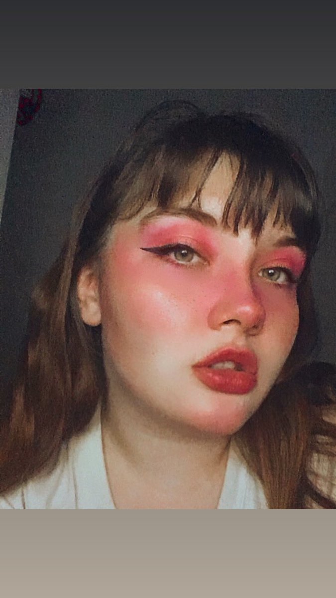 bunbun_studio's tweet photo. That’s when you let me with pink eyeshadows and a brush it becomes blush ✨ https://t.co/i3g1PMQOD8