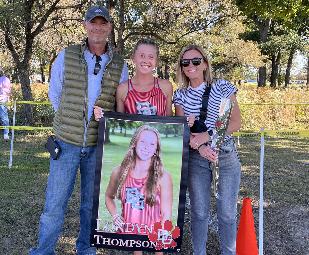 bghs_cc's tweet photo. Celebrating our seniors tonight!Thank you Faeth, Londyn, Megan, Savannah for all of the hard work and effort you put into your years of Bobcat Cross Country!  @BGHS_AD https://t.co/8f0NuTPccR