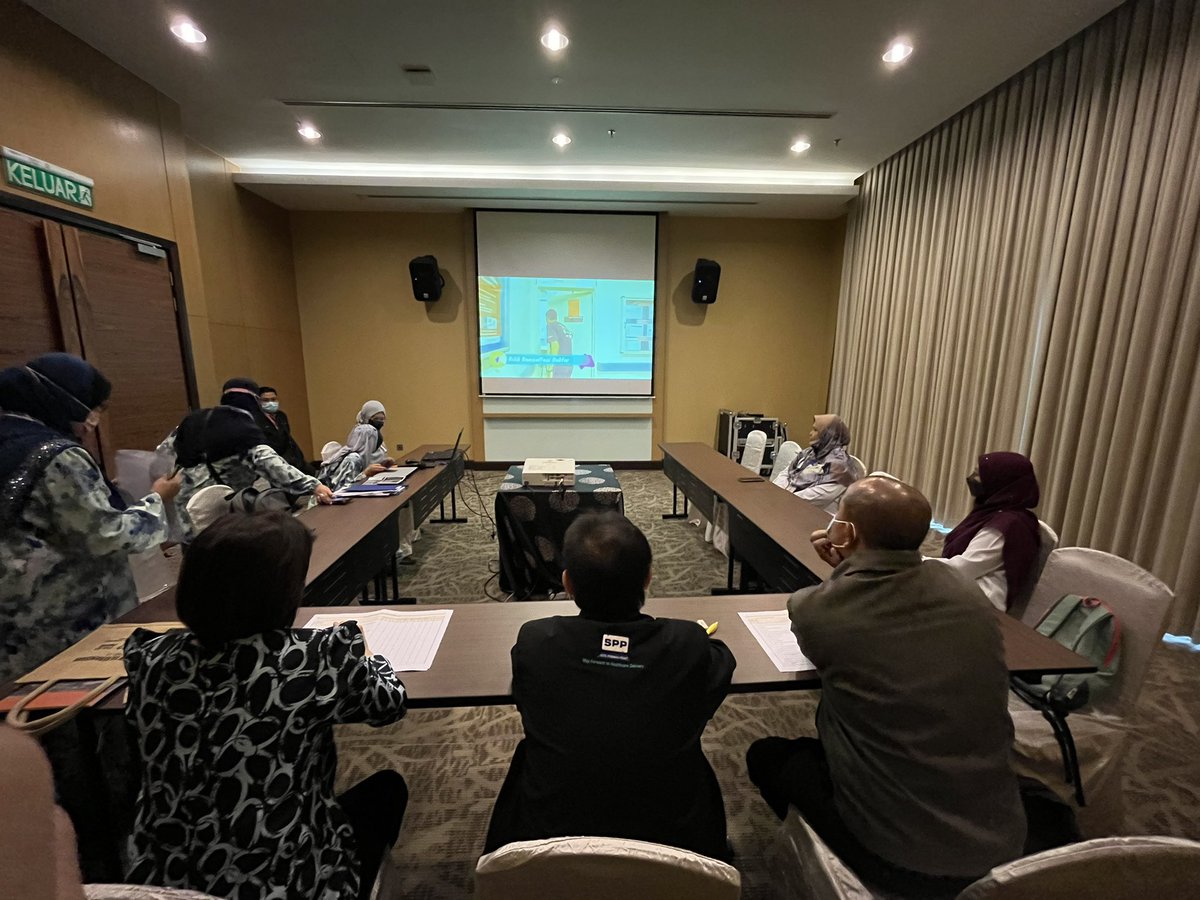 [Live Update] Short video competition. Our dedicated juries scrutinising each video presentation. 

#QAConvention2022
#KonvensyenQA2022
#IHSR #JKNPP #MSQH