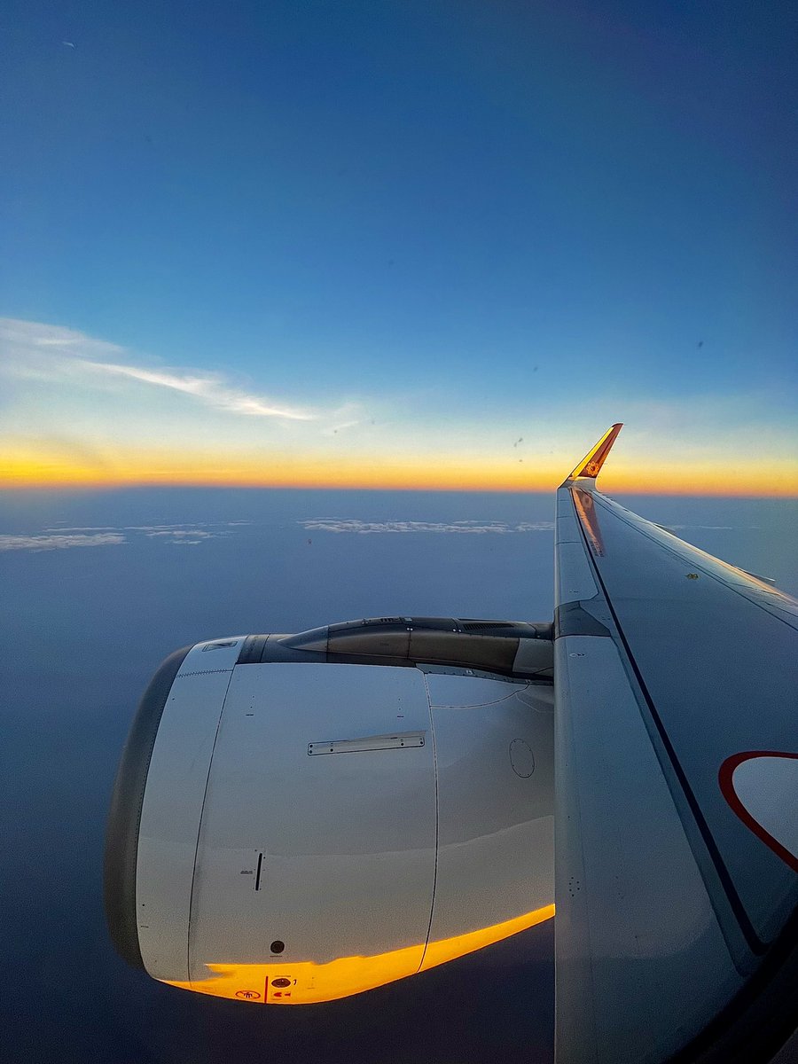 janam_parikh's tweet photo. A great flight, before time arrival, happy crew and some stunning views! @airvistara, 2 done, 2 more to go this weekend! ✈️

#SpotVistara #VistaraView #Avgeek #Aviation #PlaneSpotting #FL380 #WingView https://t.co/mKW25qDjSG