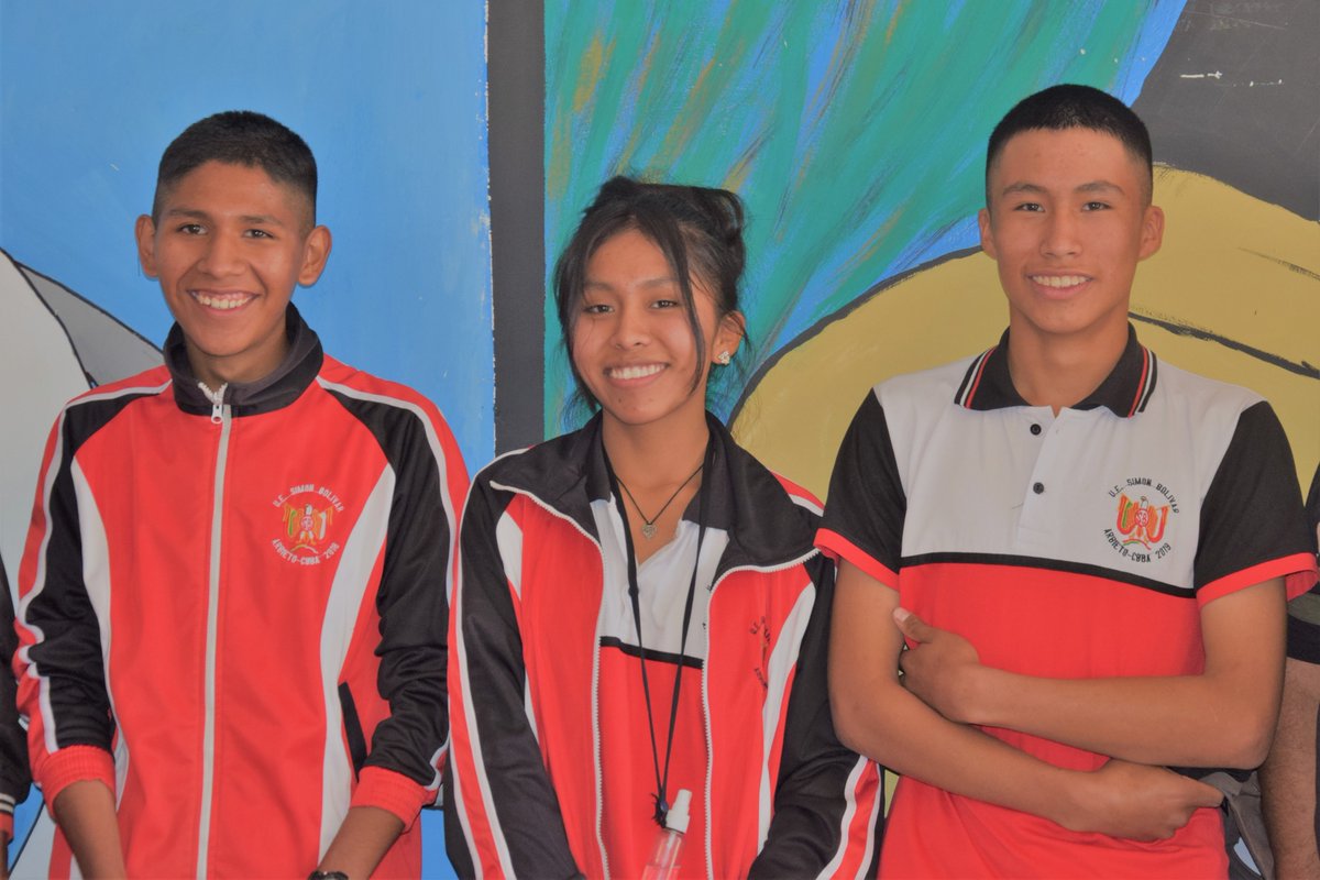 TEDCochabamba's tweet photo. Anthony Perez, Ángeles Andrea Saavedra Reyes, Alison Soliz y Juan Orlando Cari, estudiantes de la Unidad Educativa Simón Bolívar “B” (Arbieto), competirán este miércoles en la semifinal de las Olimpiadas de la #DemocraciaIntercultural2022 https://t.co/gxQb6K6YHT