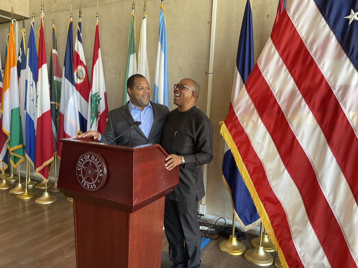 Johnson4Dallas's tweet image. Today, I had the pleasure of welcoming The Honorable Peter Obi — the former Governor of Anambra, Nigeria — to Dallas City Hall. I proclaimed him to be an Honorary Citizen of Dallas, and I look forward to welcoming him back to our city in the years to come. 🇺🇸🇳🇬