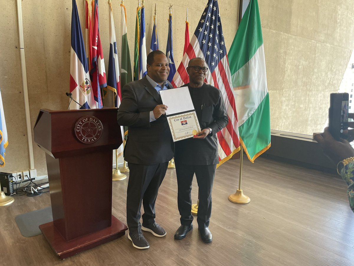 Johnson4Dallas's tweet image. Today, I had the pleasure of welcoming The Honorable Peter Obi — the former Governor of Anambra, Nigeria — to Dallas City Hall. I proclaimed him to be an Honorary Citizen of Dallas, and I look forward to welcoming him back to our city in the years to come. 🇺🇸🇳🇬