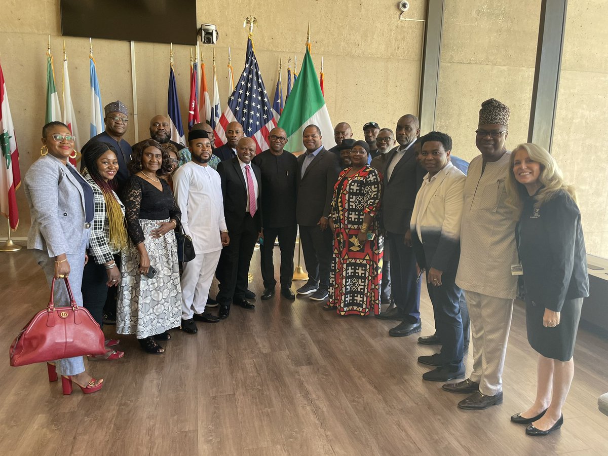 Johnson4Dallas's tweet image. Today, I had the pleasure of welcoming The Honorable Peter Obi — the former Governor of Anambra, Nigeria — to Dallas City Hall. I proclaimed him to be an Honorary Citizen of Dallas, and I look forward to welcoming him back to our city in the years to come. 🇺🇸🇳🇬