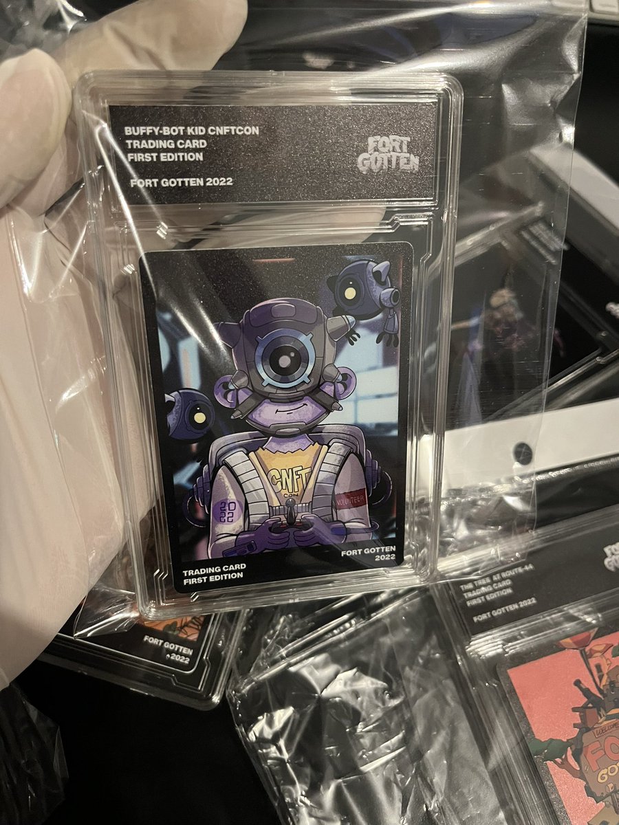 Packing the last <a href="/fortgotten/">Fort Gotten</a> goodies for #cNFTcon ✨
Any #200kidz out there?

#cardano #CardanoNFT