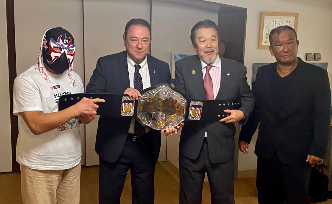KorsunskySergiy's tweet photo. Even if you know nothing about wrestling, when the Great Sasuke visit you with ProWrestling Zero1 company and bring donations for Ukraine you are happy. He was World Heavy Weight Champion. Peace for Ukraine! https://t.co/RNeBm22c84