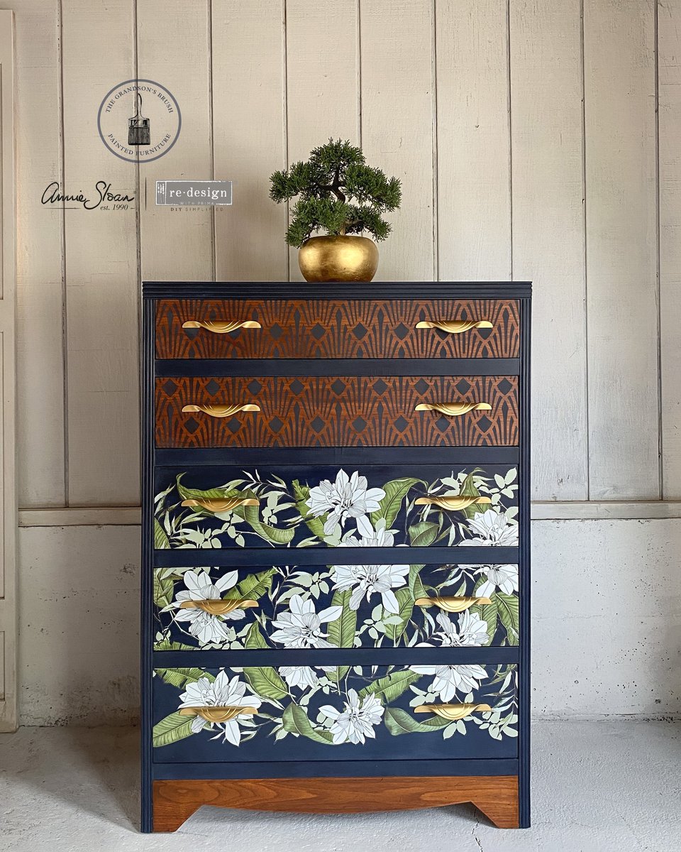 knitknotnatter's tweet photo. Big thanks to @AnnieSloanHome for sharing the ideal @chalkpaint color combinations to go along with some of her favorite #ReDesignwithPrima decor transfers...this collaboration continues to be a match made in heaven, and really keeps #DIYSimplified! #anniesloanstockist https://t.co/lUYS9sY7Qf