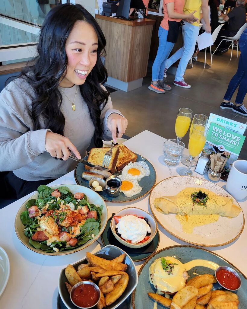 krispybites's tweet photo. The face @feedmemelanie makes with this delicious spread 😁 NEW on Rabbit Hill Rd, @oeb_breakfast will be opening this week! Their menu consists of breakfast classics such as bacon and eggs, bennys, omelettes, crepes, waffles and more. They feature me… https://t.co/CRGzSZZmNk https://t.co/ecF7Tqwsud