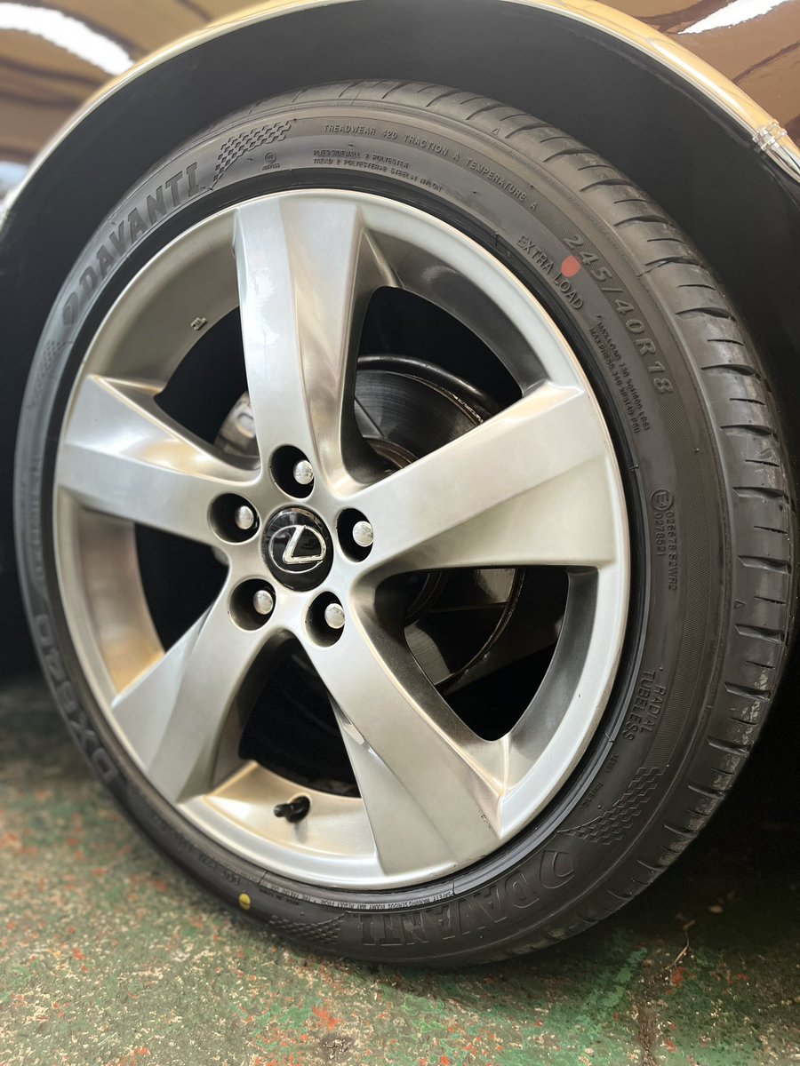 tirefitter_'s tweet photo. 【激渋激アツ🔥】
事務員スズキ、
撮影しながら終始大興奮でした🥹
セルシオLS400様のご来店です😍❤️🔥
VIPカーが好きな方は
いいね👍するしかないッ‼️
#セルシオls400 #旧車好き集まれ
#VIPカー好き集まれ #かっこいい
#激渋激アツ #セダン #atrsport
#davanti #dx640 #タイヤ交換
#イケイケ https://t.co/iafawsFD0k