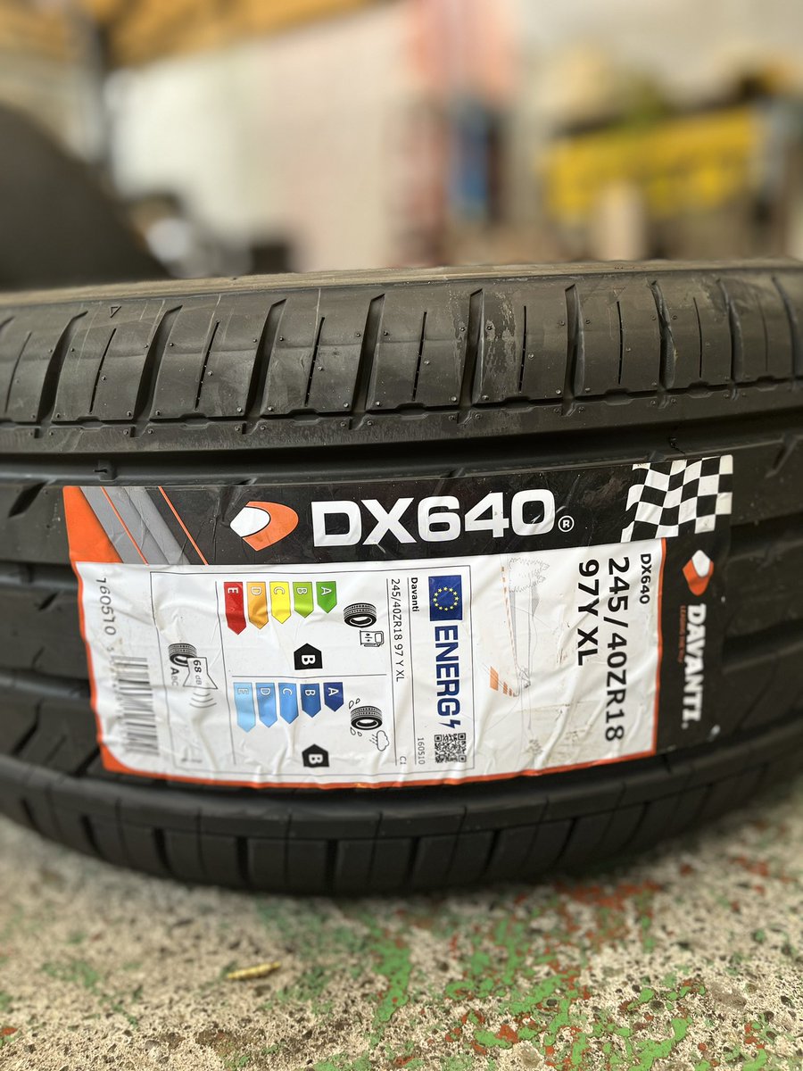 tirefitter_'s tweet photo. 【激渋激アツ🔥】
事務員スズキ、
撮影しながら終始大興奮でした🥹
セルシオLS400様のご来店です😍❤️🔥
VIPカーが好きな方は
いいね👍するしかないッ‼️
#セルシオls400 #旧車好き集まれ
#VIPカー好き集まれ #かっこいい
#激渋激アツ #セダン #atrsport
#davanti #dx640 #タイヤ交換
#イケイケ https://t.co/iafawsFD0k