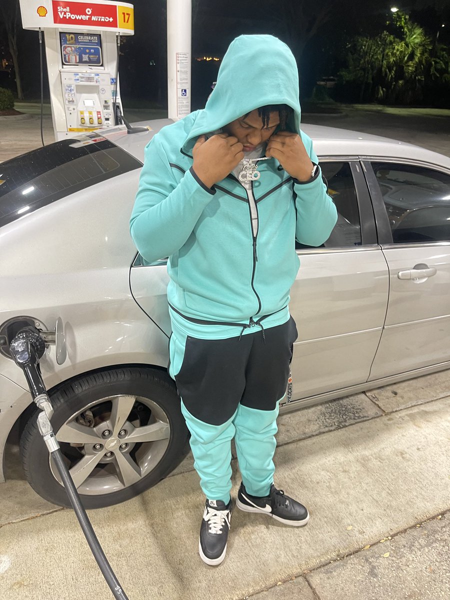 guybur8's tweet photo. RIP KOBE BEAN see the opps im droping bout 80⛹🏽‍♂️⛹🏽‍♂️📈📈🏆#BCU https://t.co/AqF3SeyKsZ