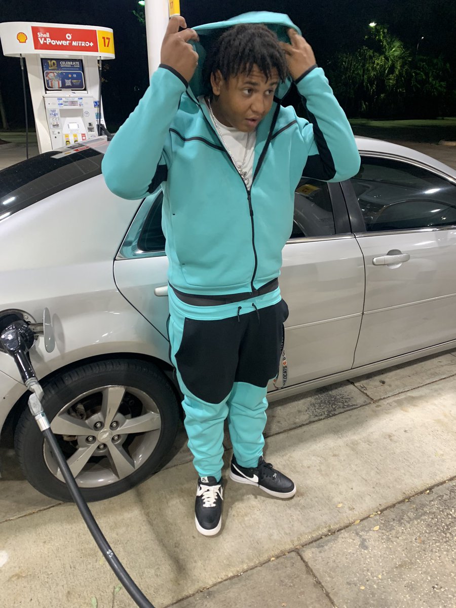 guybur8's tweet photo. RIP KOBE BEAN see the opps im droping bout 80⛹🏽‍♂️⛹🏽‍♂️📈📈🏆#BCU https://t.co/AqF3SeyKsZ