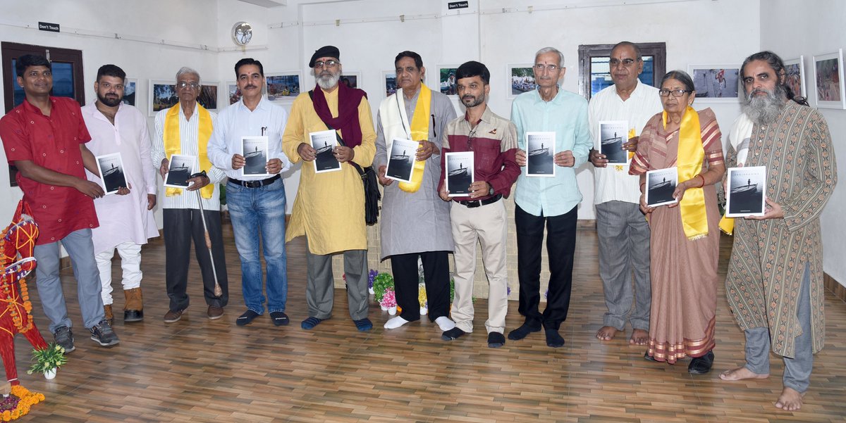 YasthaFilms's tweet photo. #photoexhibition #release
#AakritiArtInstitute
#PankajTripathiPhotography
#Bhilwara
#Gujarat https://t.co/WgvlHp8lnl
