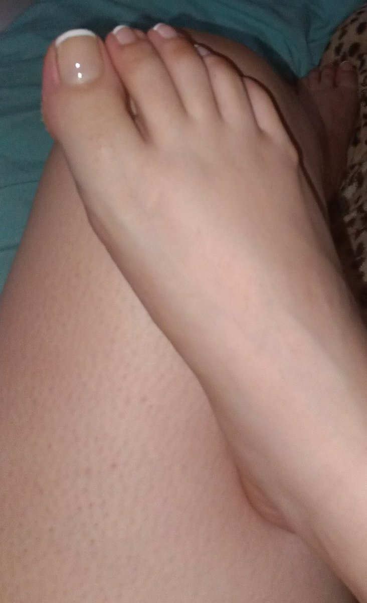 Padilla_Zoe92's tweet photo. Que bonito me quedo el pedicure 🥰...

Gracias Amiga ❤️.

#PiesBonitos #piesdechicas #fetichedepies https://t.co/MdokL0wuyw