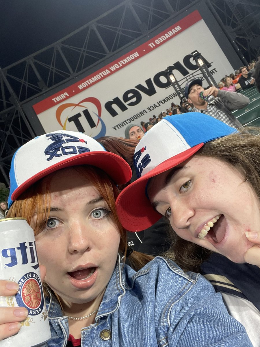 cowa_bungadude's tweet photo. #firstsoxgame https://t.co/OjvIXbXu6W