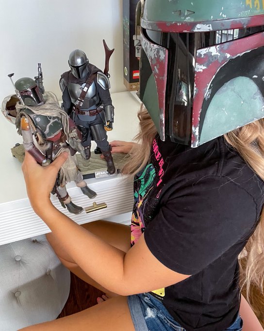 Hopefully you didn&rsquo;t see me playing with my dolls again&hellip;. https://t.co/Tx8UEG3qmL<a href="/tag/slaveleia"class="tags"><span>#slaveleia</span></a>