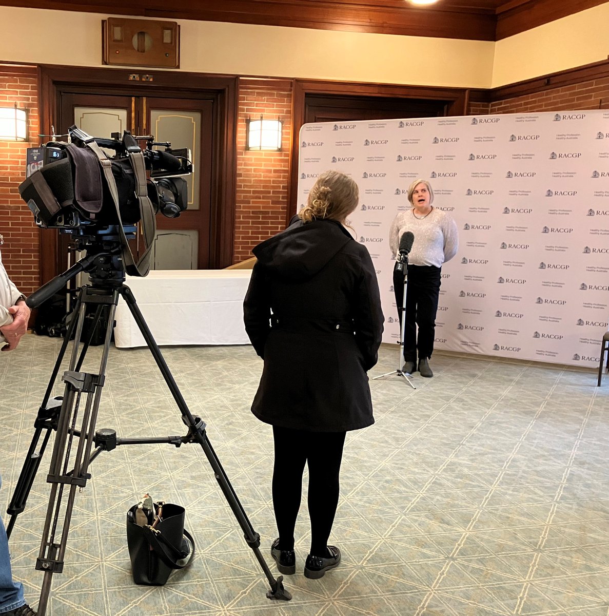 ACRRM's tweet photo. ACRRM President Dr Sarah Chalmers attended the GP Crisis Summit in Canberra today, representing Rural Generalists and rural and remote GPs throughout Australia and advocating for positive change✊

 #ACRRM #RACGPSummit2022 #GeneralPracticeCrisis https://t.co/ByAHYhl9pg