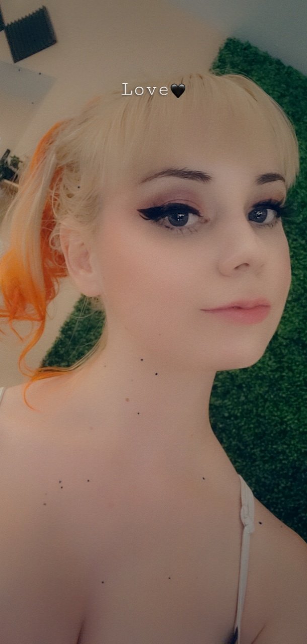 Runesy 🌟Lady With Many Personas🌟 on Twitter: "Fuck it it's hot as balls