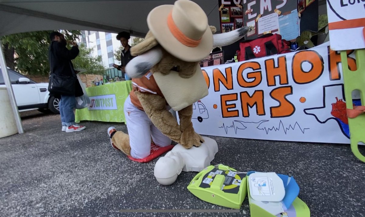 UTLonghornEMS's tweet photo. We had a great time at the West Campus National Night Out, hosted by @safehorns! Thanks to everyone who came tonight! 🚑 https://t.co/NfqQczZTR0