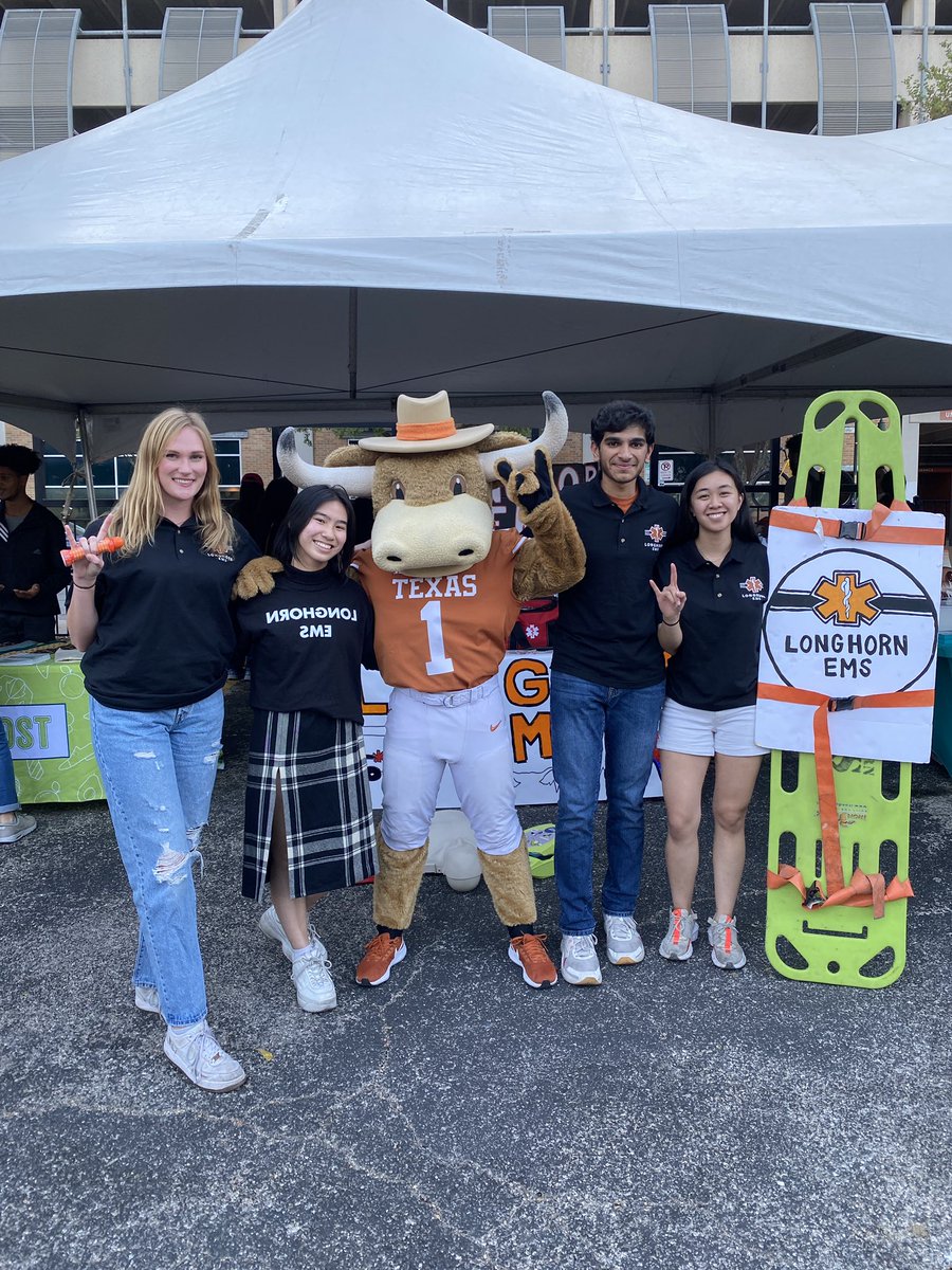 UTLonghornEMS's tweet photo. We had a great time at the West Campus National Night Out, hosted by @safehorns! Thanks to everyone who came tonight! 🚑 https://t.co/NfqQczZTR0