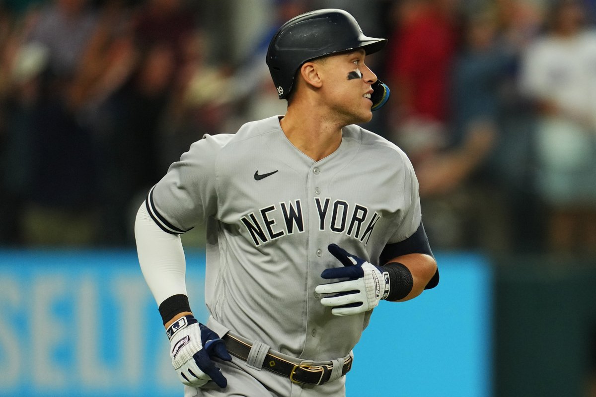 BRWalkoff's tweet photo. On the night that 99 hit No. 62, the Yankees' record is 99-62.

🤯 (h/t @BryanHoch) https://t.co/vxBlMEPGmO