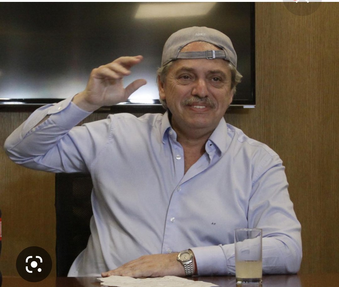 Caso curioso el del Presidente que ejercía la Vice Presidencia y ahora ni siquiera tiene agenda publica.
En sus largas horas libres a que se dedicara?
Alguna idea?
🙋‍♂️Netflix, Whiscacho y venus