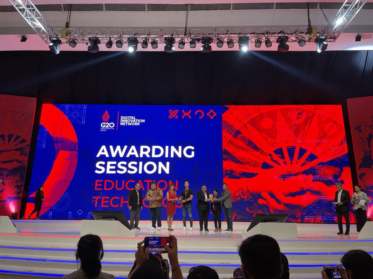 #tbt when Accredify was crowned one of the top two start-ups in the Edutech category for the pitching competition at the G20 Digital Innovation Network Conference!

Check out Zheng Wei’s winning pitch and his slides here: newsroom.accredify.io/blog/g20-digit…

#verifiabledata #edutech