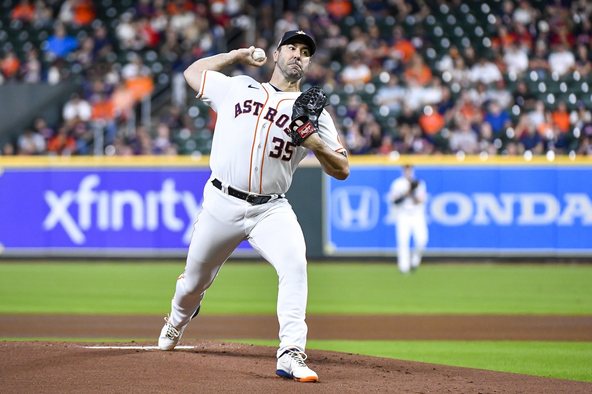 MLBNetwork's tweet photo. .@JustinVerlander is in SCARY form heading into the Postseason 🔥

5 IP
10 K
0 H
0 ER
W (18-4, 1.75 ERA)

@astros | #LevelUp https://t.co/nXvujB7i1j
