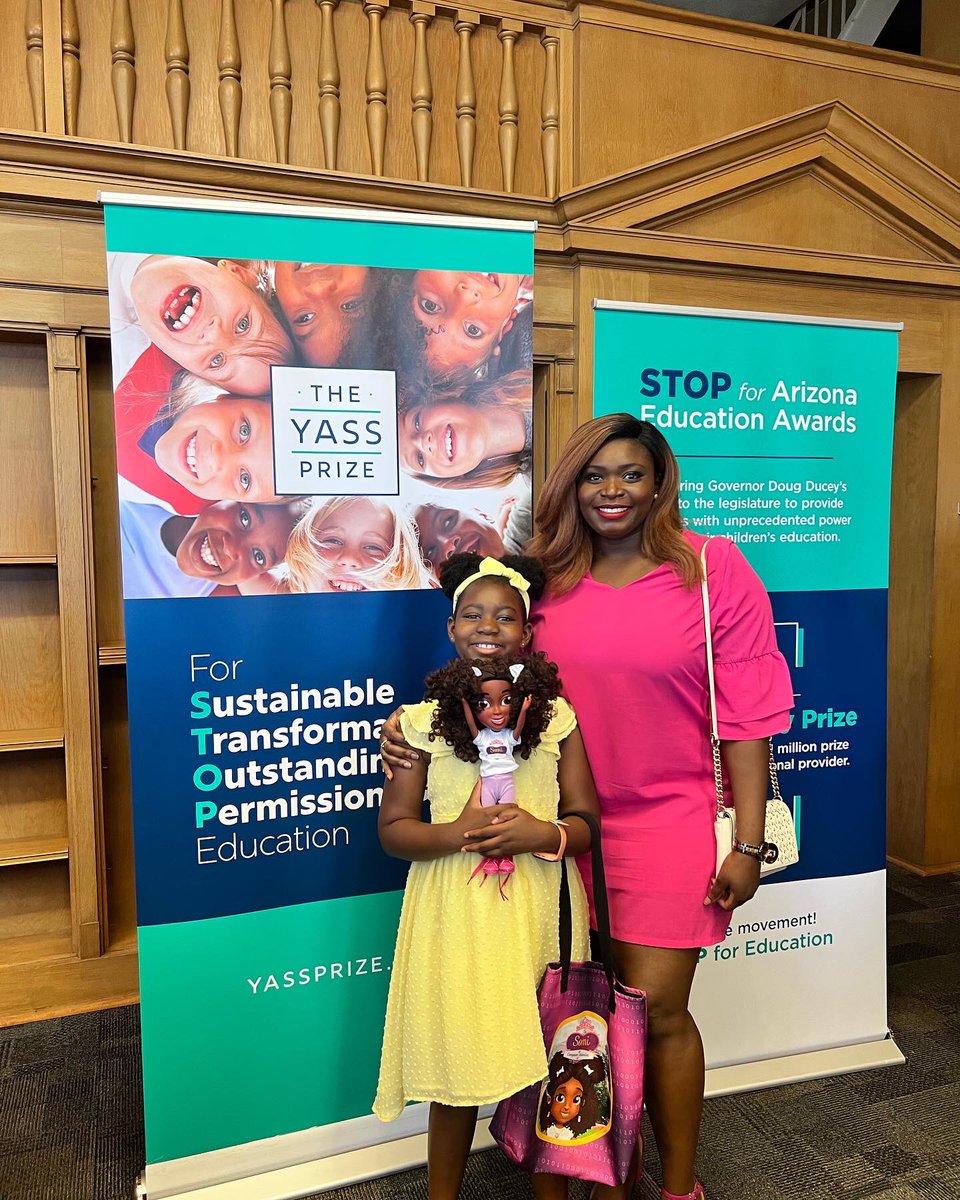 This is what winning looks like 😇 We (My daughter, & I) got to network with great educators in the Valley and meet the Arizona Gov. @DougDucey and Founder of @YassPrize, Janine Yass 🙏🏾 Keep doing good work that impacts lives and educates our children #SomiTheComputerScientist