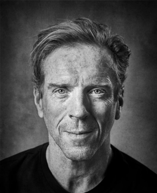FanFunDamian's tweet photo. The online auction for this stunning portrait of #DamianLewis taken at #SoccerAid2022 is ON! All proceeds will go to UNICEF helping children around the world. For more info go here https://t.co/zPz4S5urQP #SoccerAid #FacesOfSoccerAid #AndyGotts ⚽️ https://t.co/FKXAUEbFs7