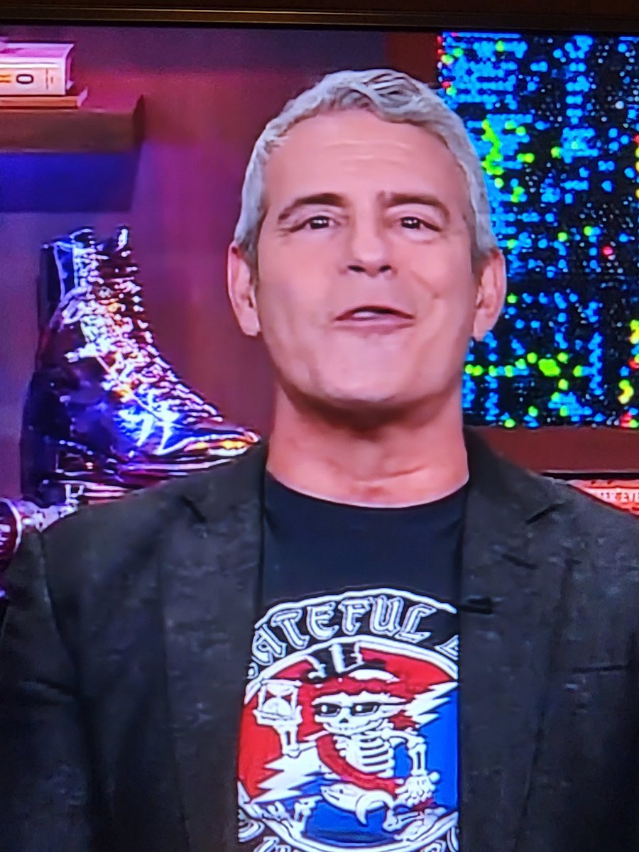 jen_flowers's tweet photo. How adorbs is @Andy? I swear, he gets better looking with every passing year! #WhatsTheSecret @BravoTV #Bravo https://t.co/J0OXrqVWYQ