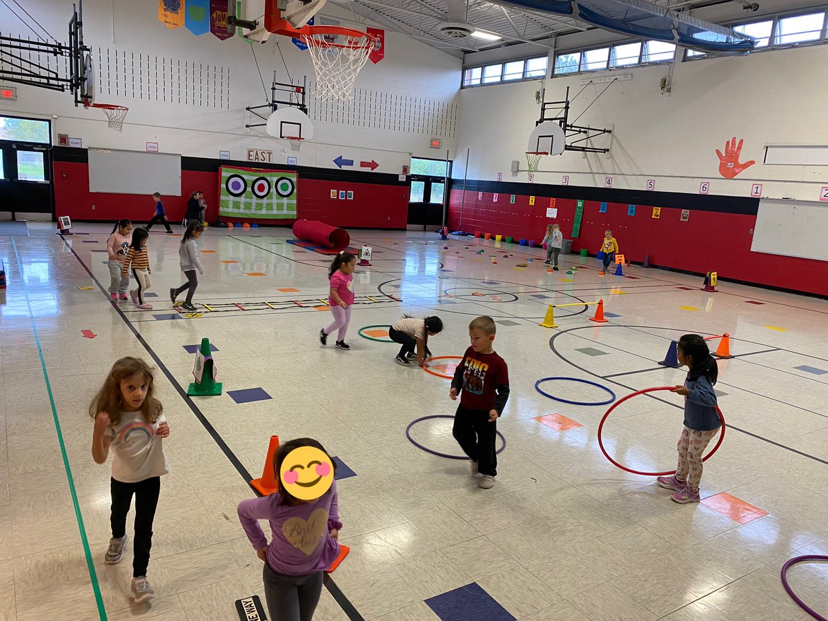 jquerryFCPSPE's tweet photo. @MsSarahPreKCMES visited Locomotorville to practice their locomotor skills.  Listening, taking turns, start/stop signals, safe movement, exploring equipment, and FUN! https://t.co/NbsCNKsHZY