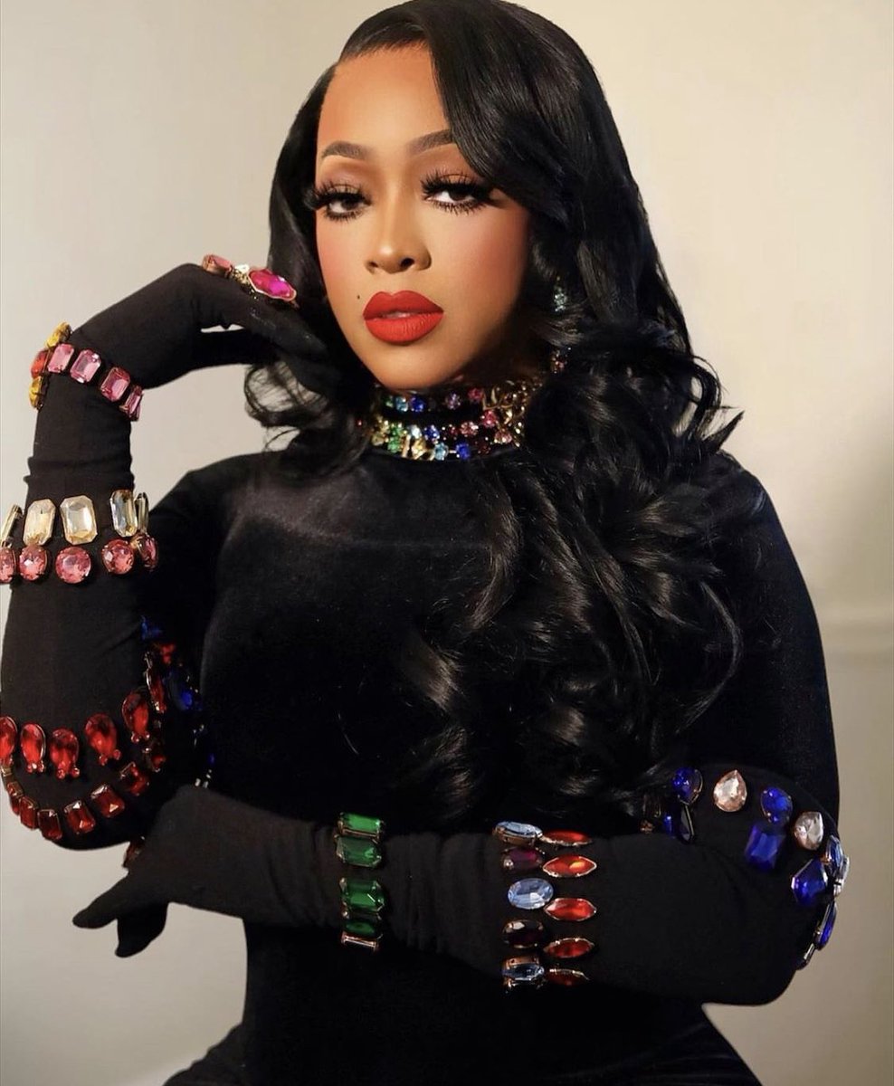 itz_SammieSoSa's tweet photo. βLike a rag you throw me, some pretend that they donβt know meβ¦BET you know you owe me so show me, homieβ β€οΈ #DaBaddestBitch #TRINA https://t.co/QEXF4UD3OL