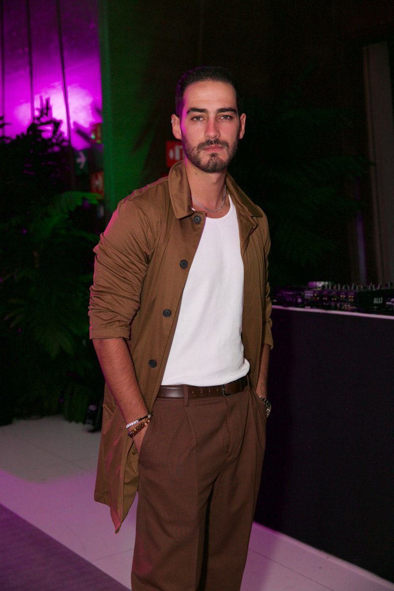 CARASmexico's tweet photo. .@Michel_Duval también presente esta noche en la fiesta previa a los #PremiosAriel. https://t.co/63vCLAiPkb