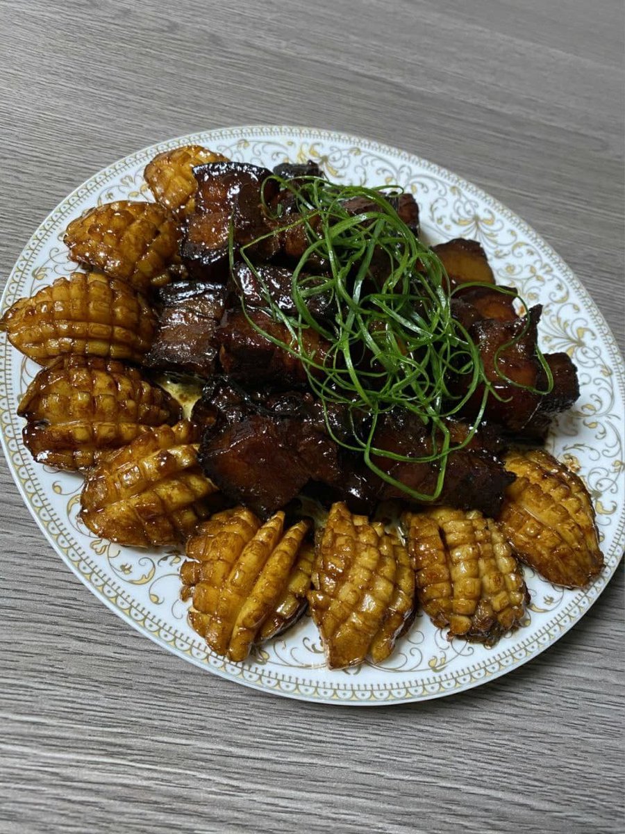 MissaLimin's tweet photo. A rich dinner, this prawn and abalone is very tasty https://t.co/ghNMYFO91y